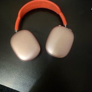 Apple AirPods Max in Pink and Red